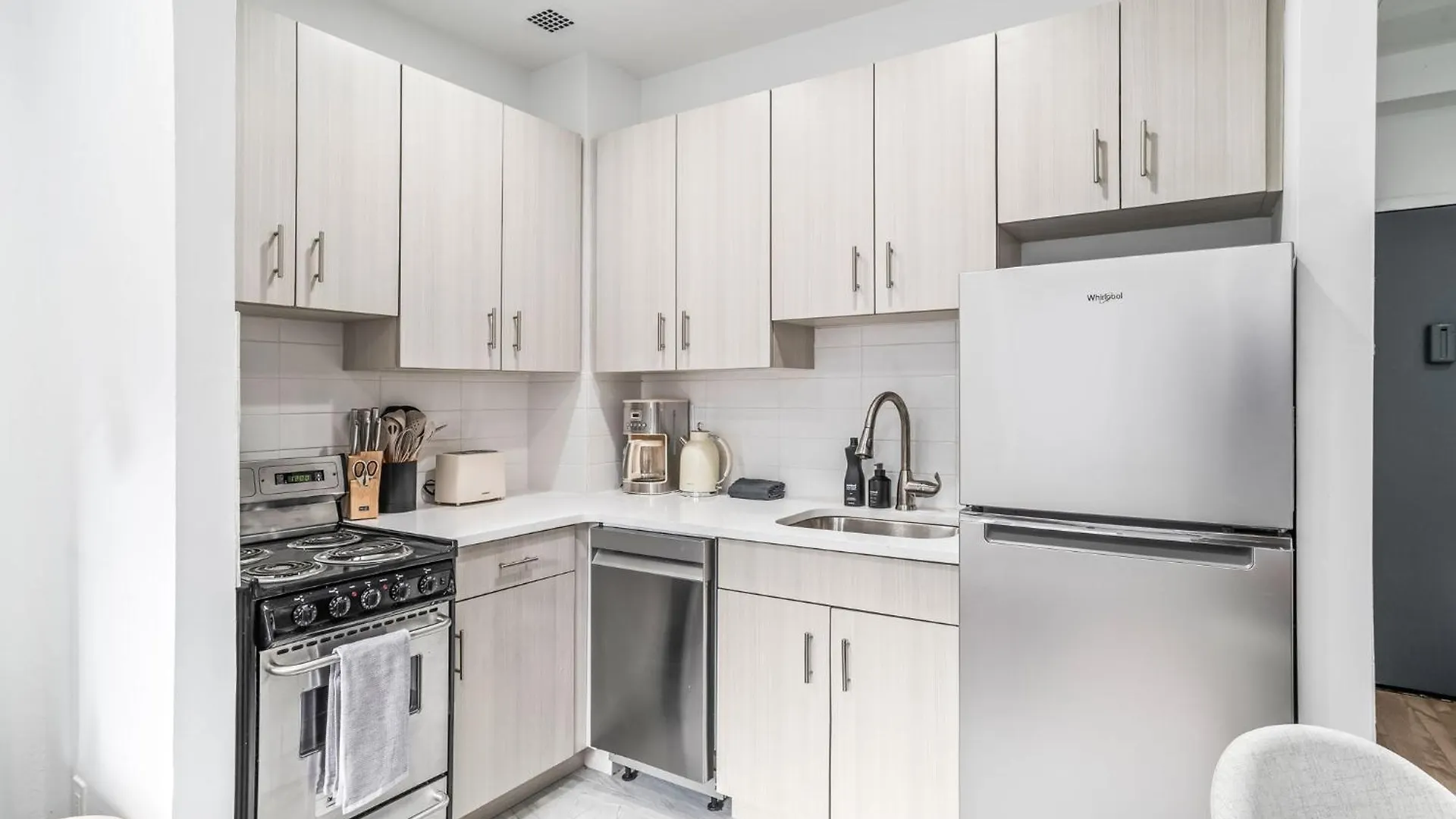 2Bed 1 Bath Cozy Gem Apt Apartment New York United States