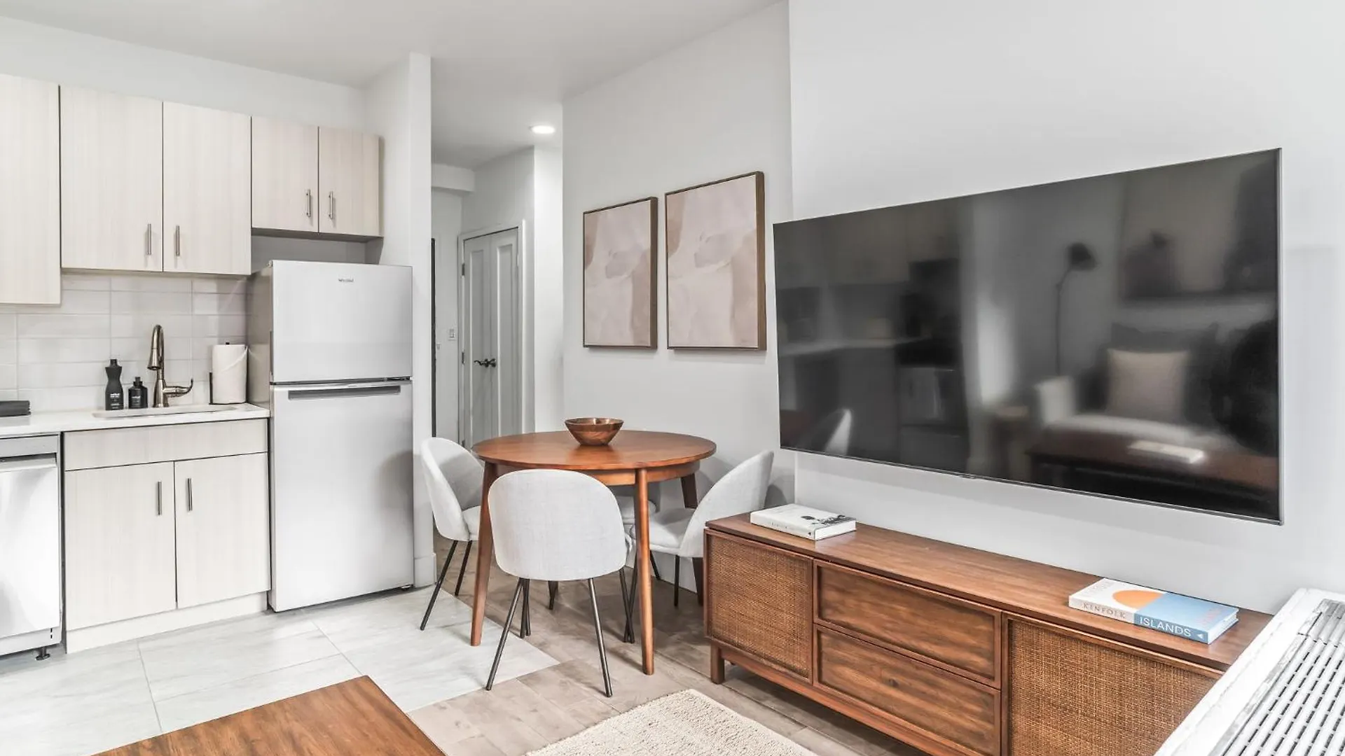 2Bed 1 Bath Cozy Gem Apt Apartment New York 0*,  United States